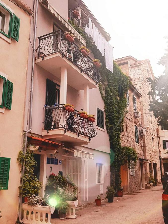 Villa Split Art Exterior photo